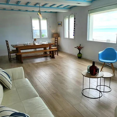 Front De Villa Pirou