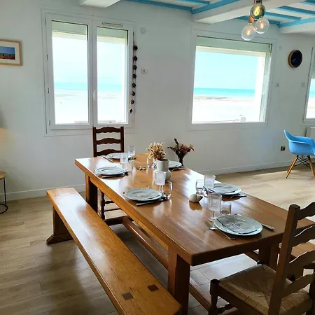 Front De Villa Pirou